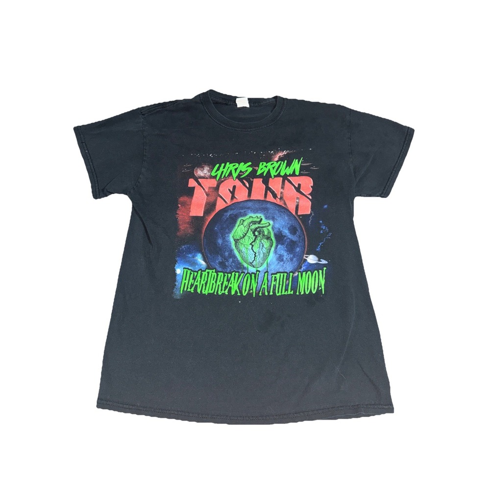 Chris Brown Heartbreak on a Full Moon 2018 Tour Concert Shirt Size Medium Music